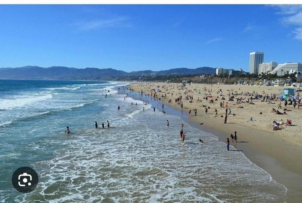Apartment Santa Monica Pier 5 Min Walk Sleeps 5 Near Promenade *