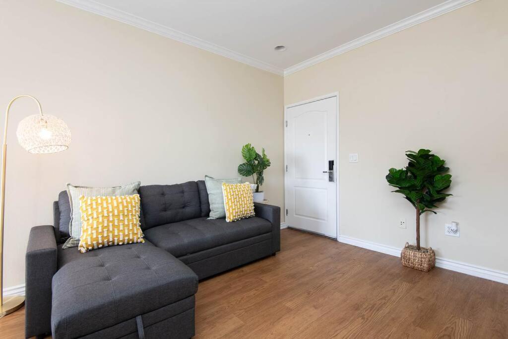 Apartment Santa Monica Pier 5 Min Walk Sleeps 5 Near Promenade